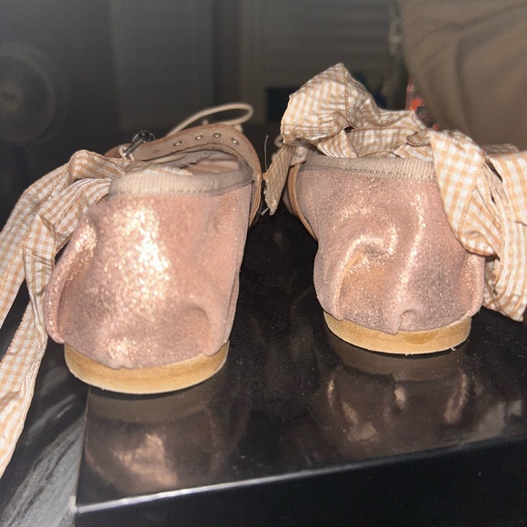 Divine folly loaded up ballet shoes like MIU MIU - Picture 3 of 4